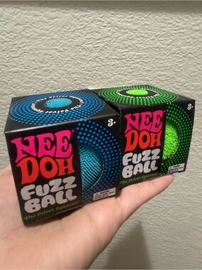 Bundle of 2 NeeDoh Fuzz Ball Squishy. Green & Blue.NEW